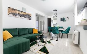 Silver Luxury Apartment